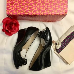 Tory burch black wedges 7.5